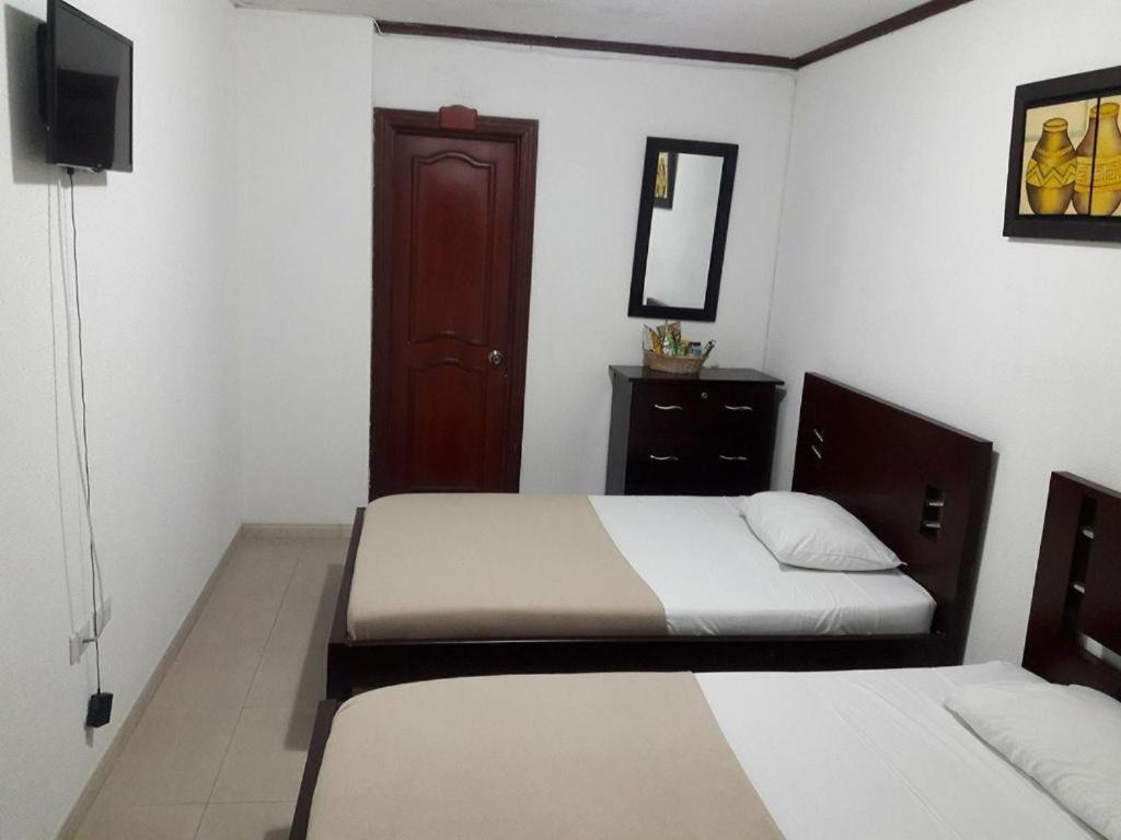 Hotel Davinci Calarcá エクステリア 写真